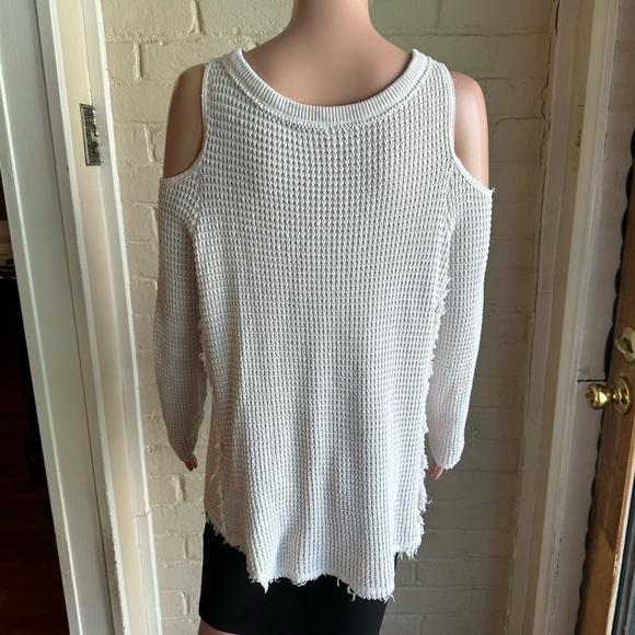 Free People size small cream colored cut out sleeve boho sweater - Picture 3 of 14